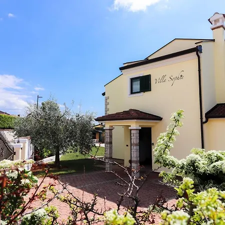 Sophie Villa *