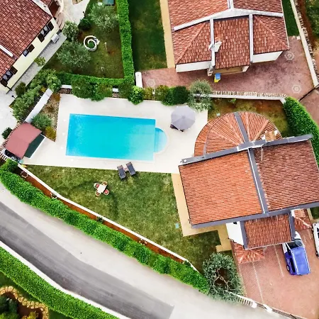 Sophie Villa